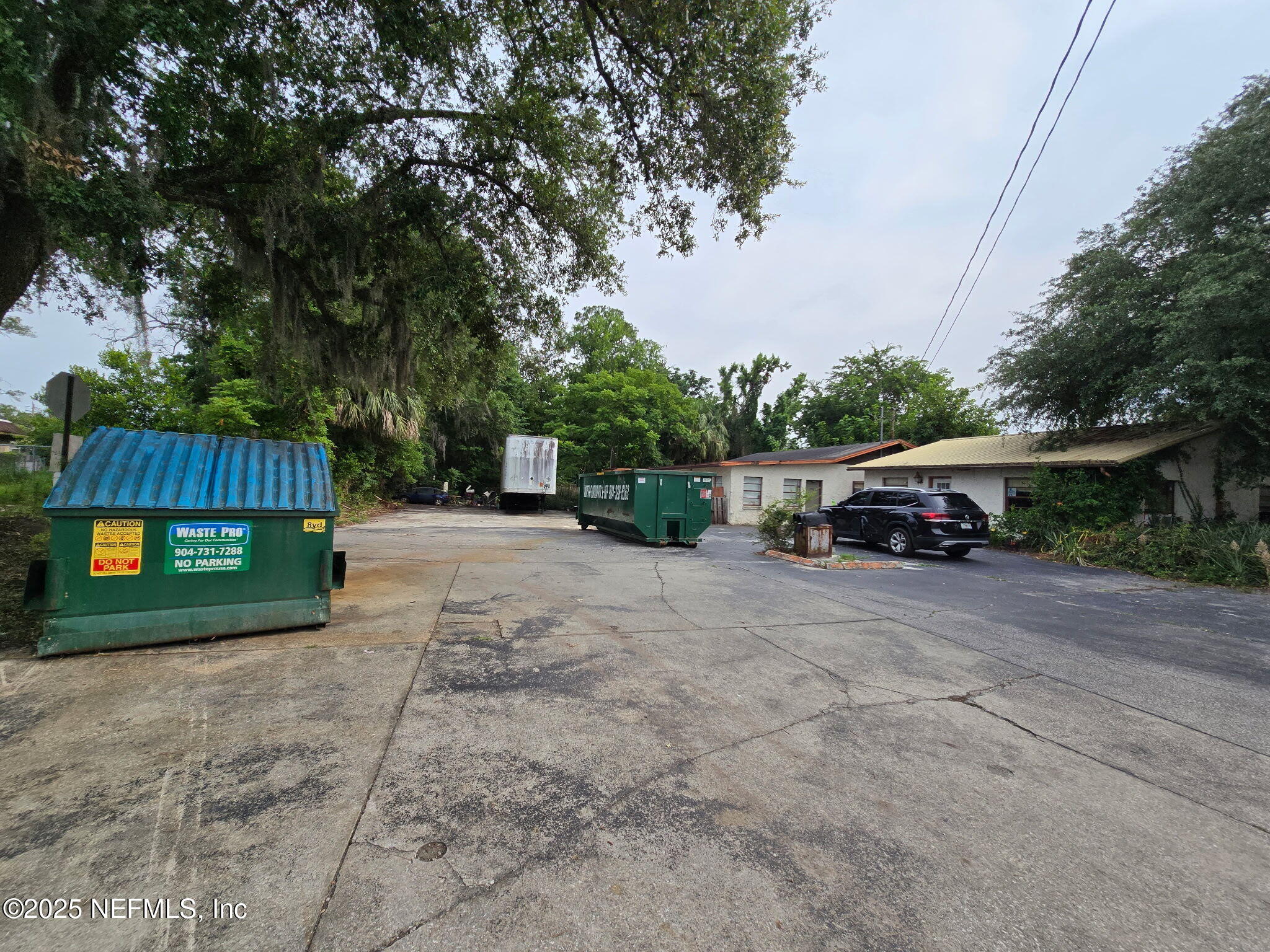 2944 UNIVERSITY Boulevard W