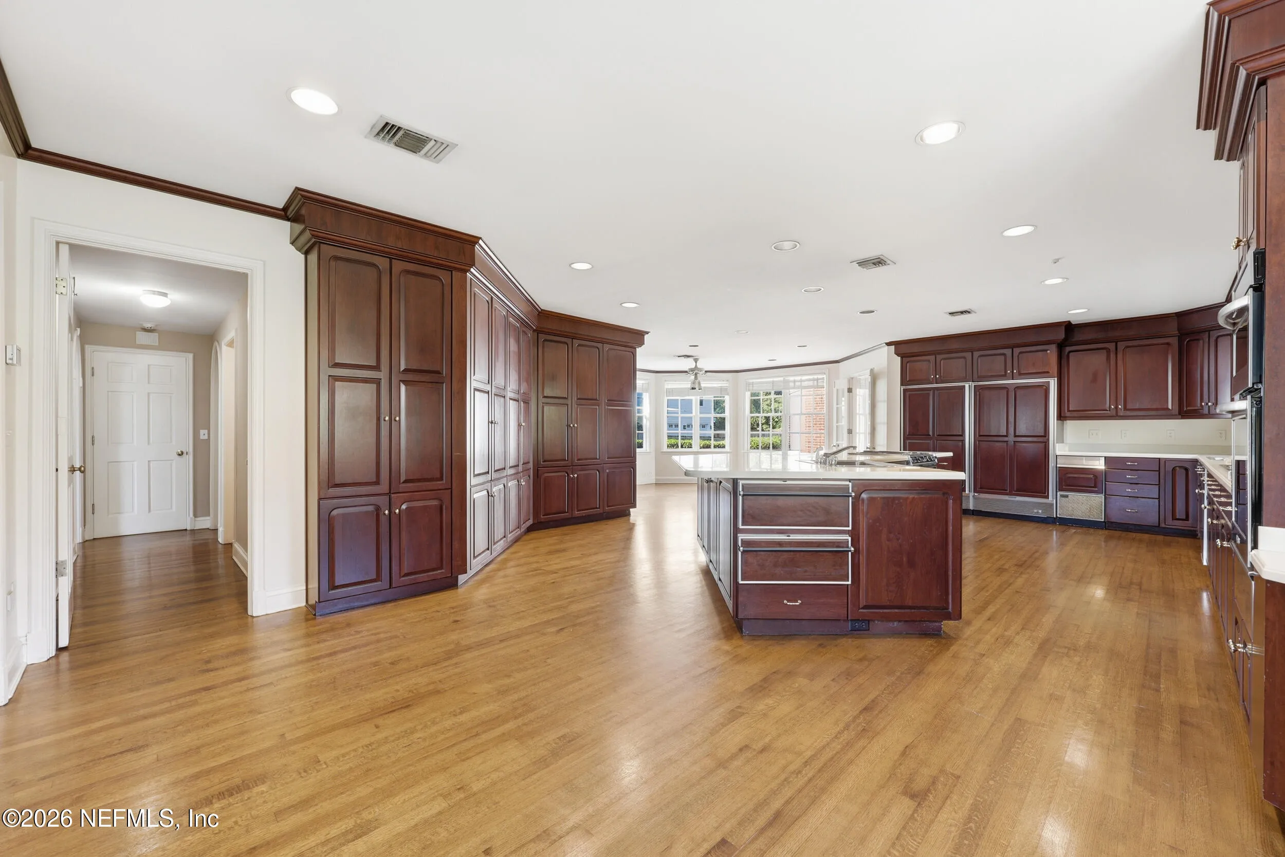 Jacksonville, Florida, 32207, United States, 6 Bedrooms Bedrooms, ,5 BathroomsBathrooms,Residential,Active,2009352