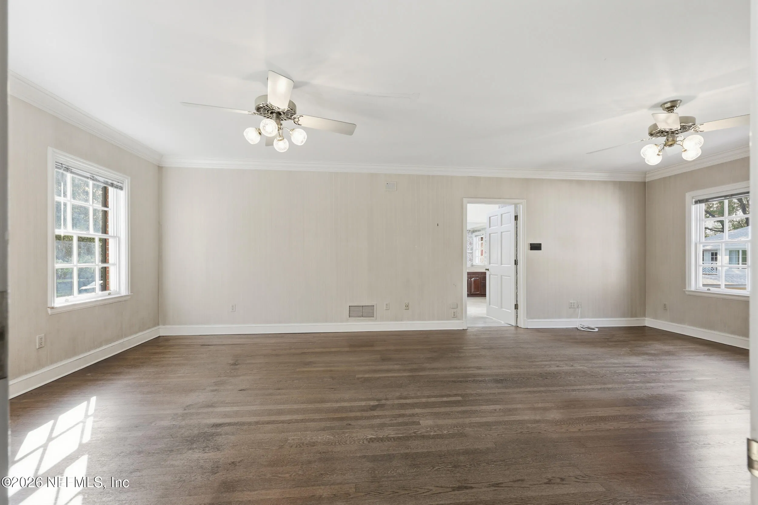 Jacksonville, Florida, 32207, United States, 6 Bedrooms Bedrooms, ,5 BathroomsBathrooms,Residential,Active,2009352