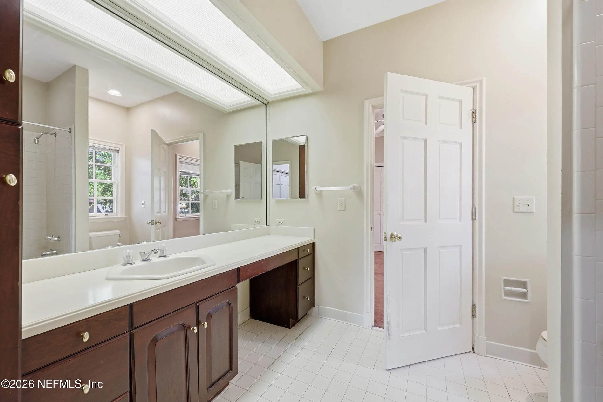 Jacksonville, Florida, 32207, United States, 6 Bedrooms Bedrooms, ,5 BathroomsBathrooms,Residential,Active,2009352