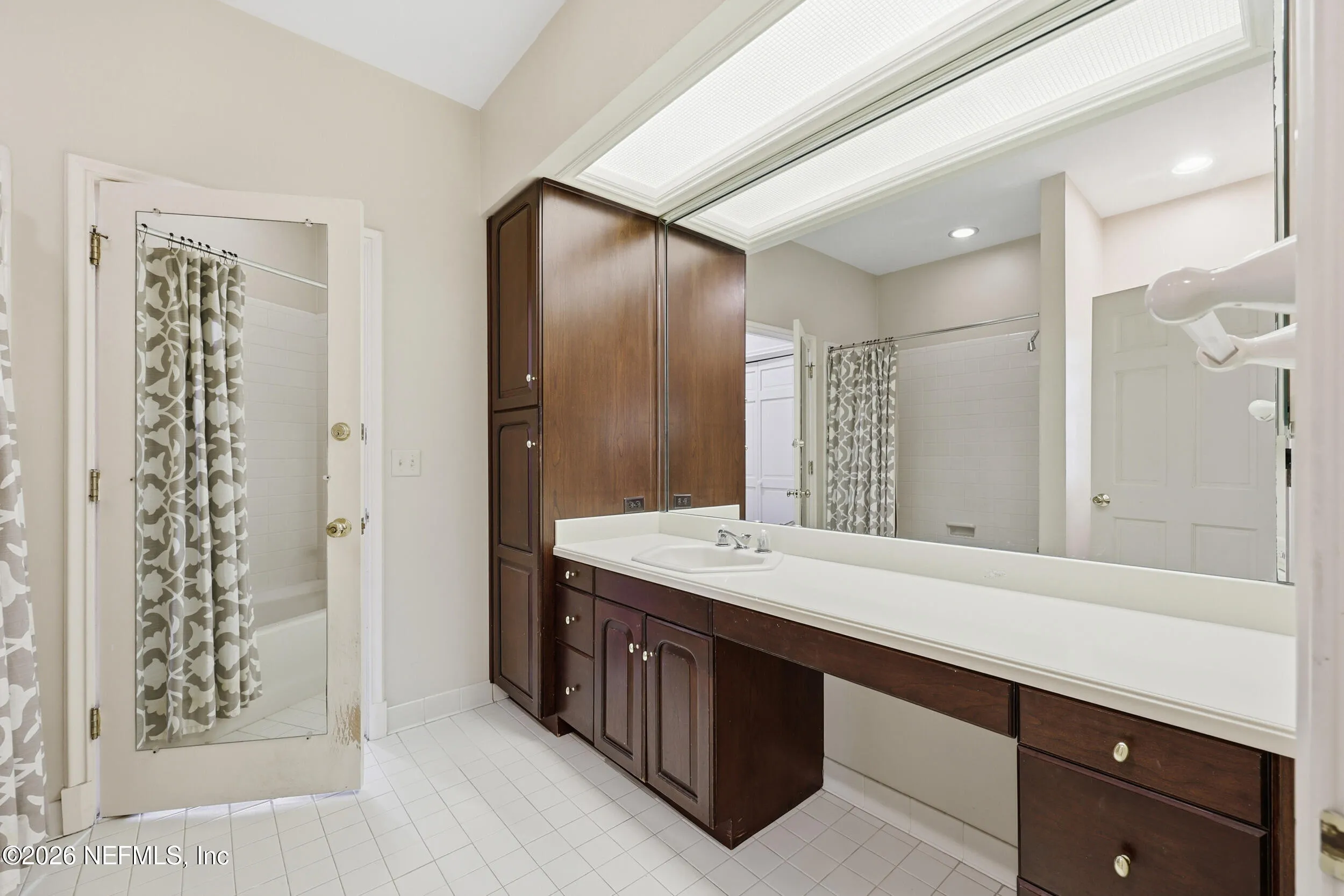 Jacksonville, Florida, 32207, United States, 6 Bedrooms Bedrooms, ,5 BathroomsBathrooms,Residential,Active,2009352