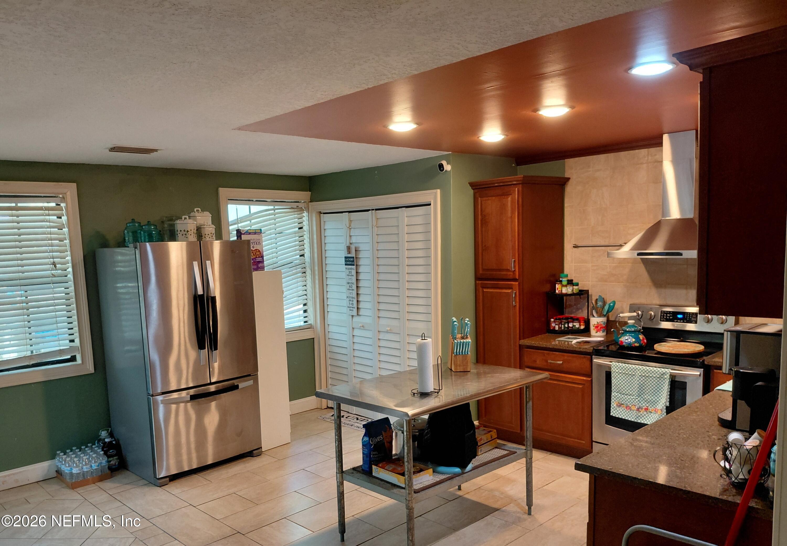 5824 JONES CREEK Road