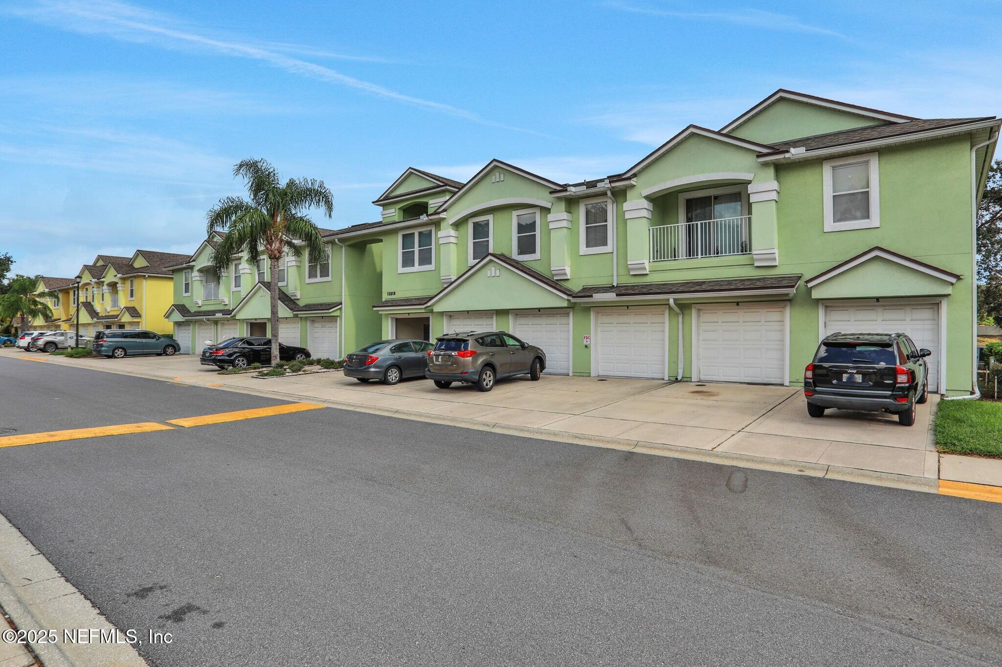 13819 HERONS LANDING Way 12