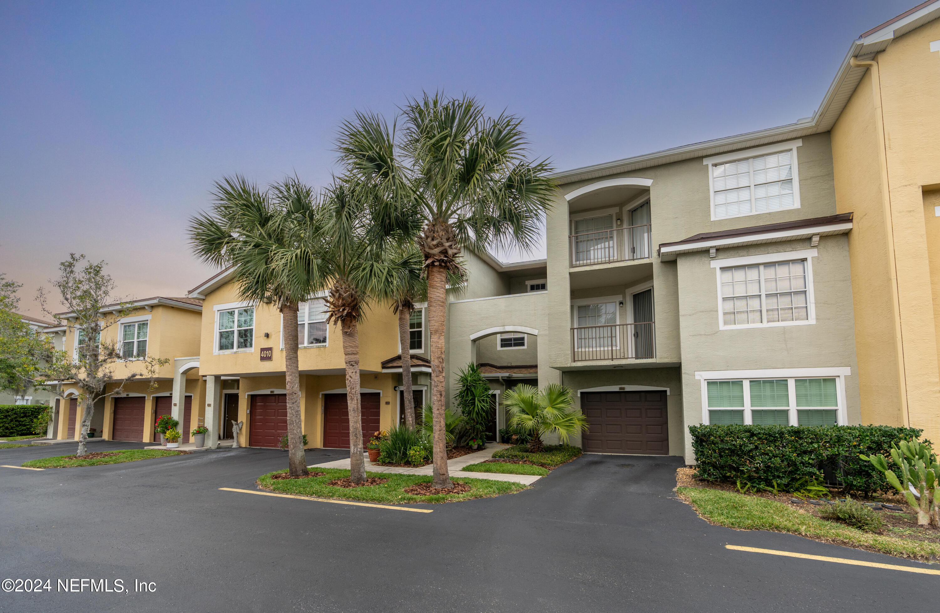 St Augustine, FL home for sale located at 4010 Grande Vista Boulevard Unit 25-112, St Augustine, FL 32084