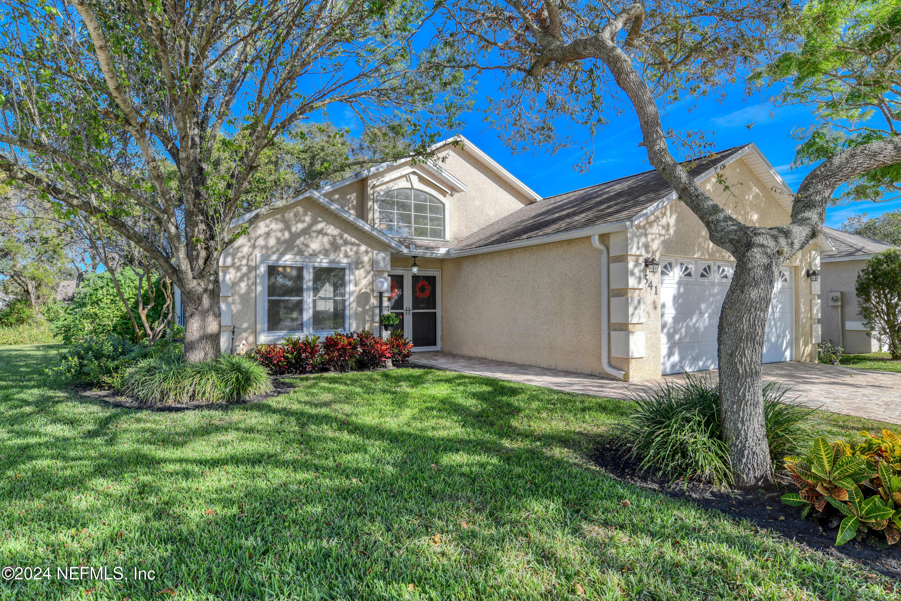 541 PENINSULA Court