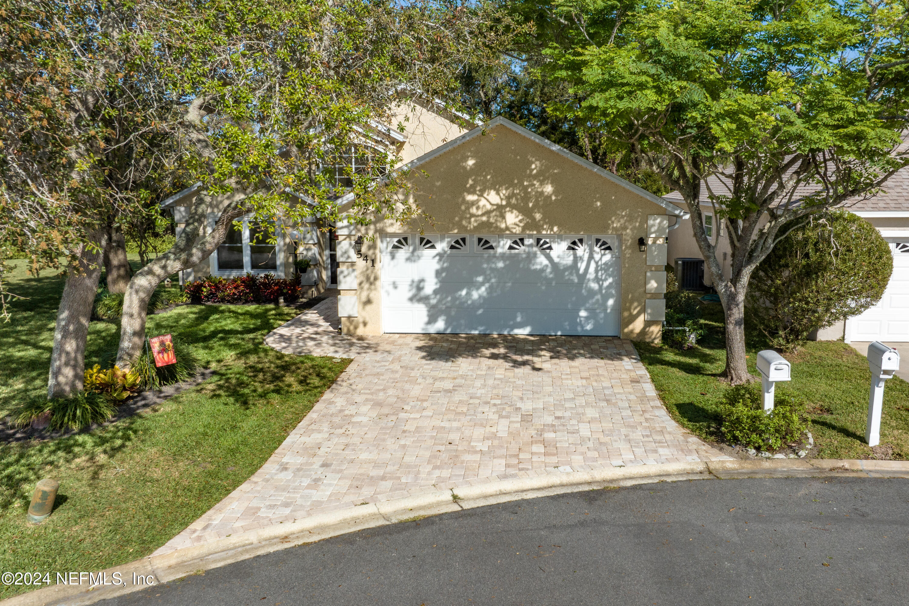 541 PENINSULA Court