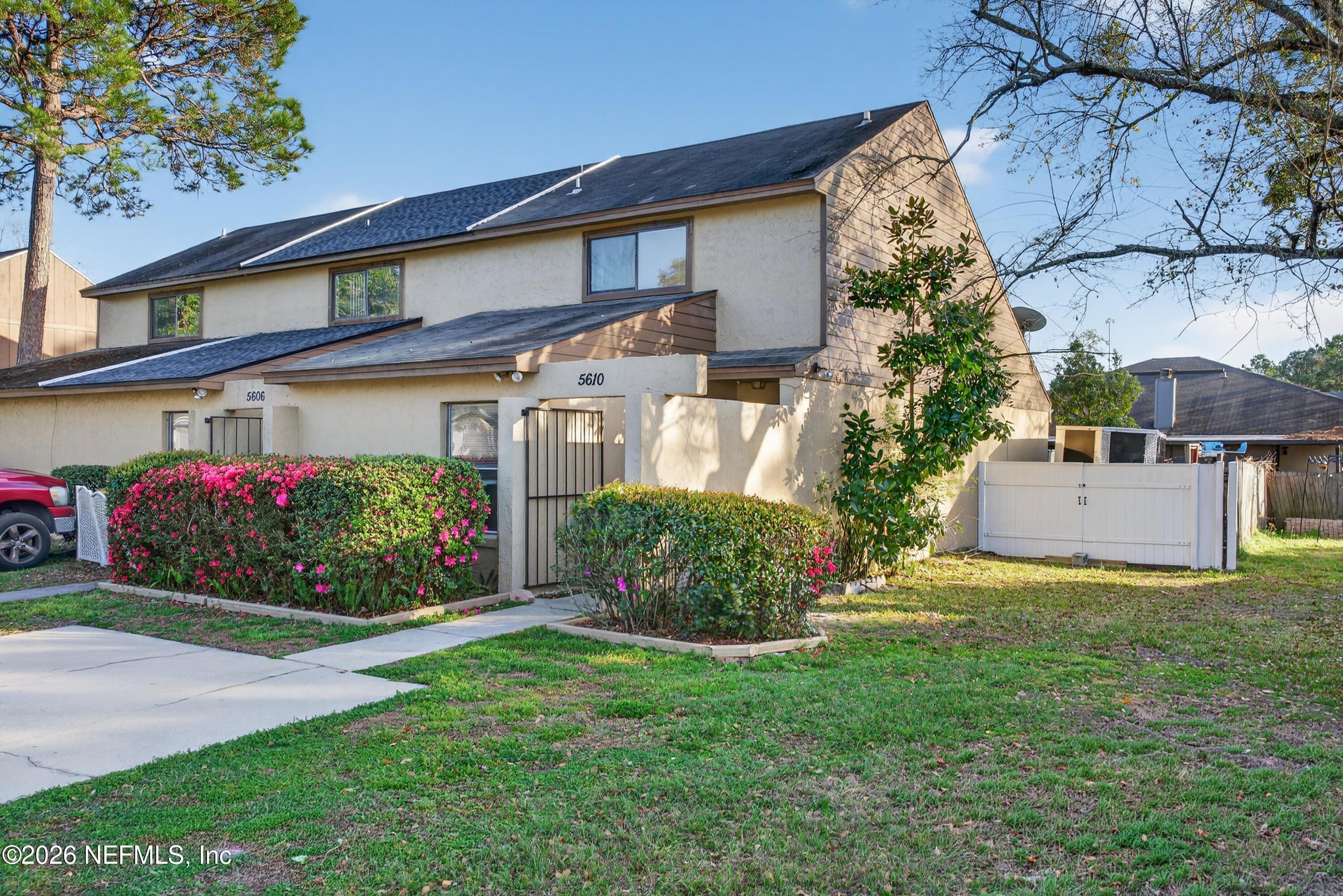 5610 PINEBAY Circle S