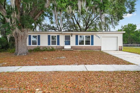 Photo of 7807 KNOLL Drive N, Jacksonville, FL 32221 (MLS # 2144223)