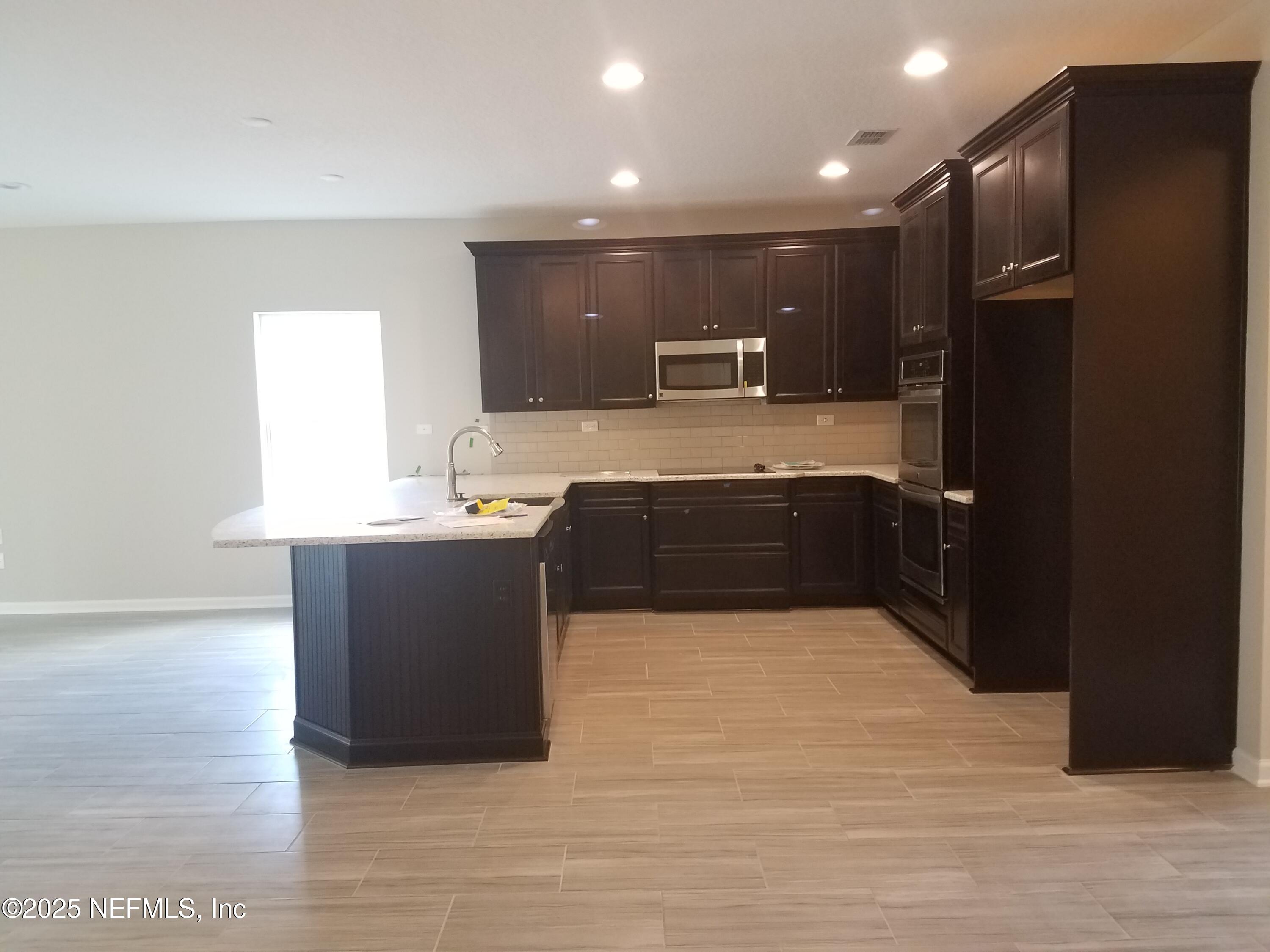 1052 LAUREL VALLEY Drive