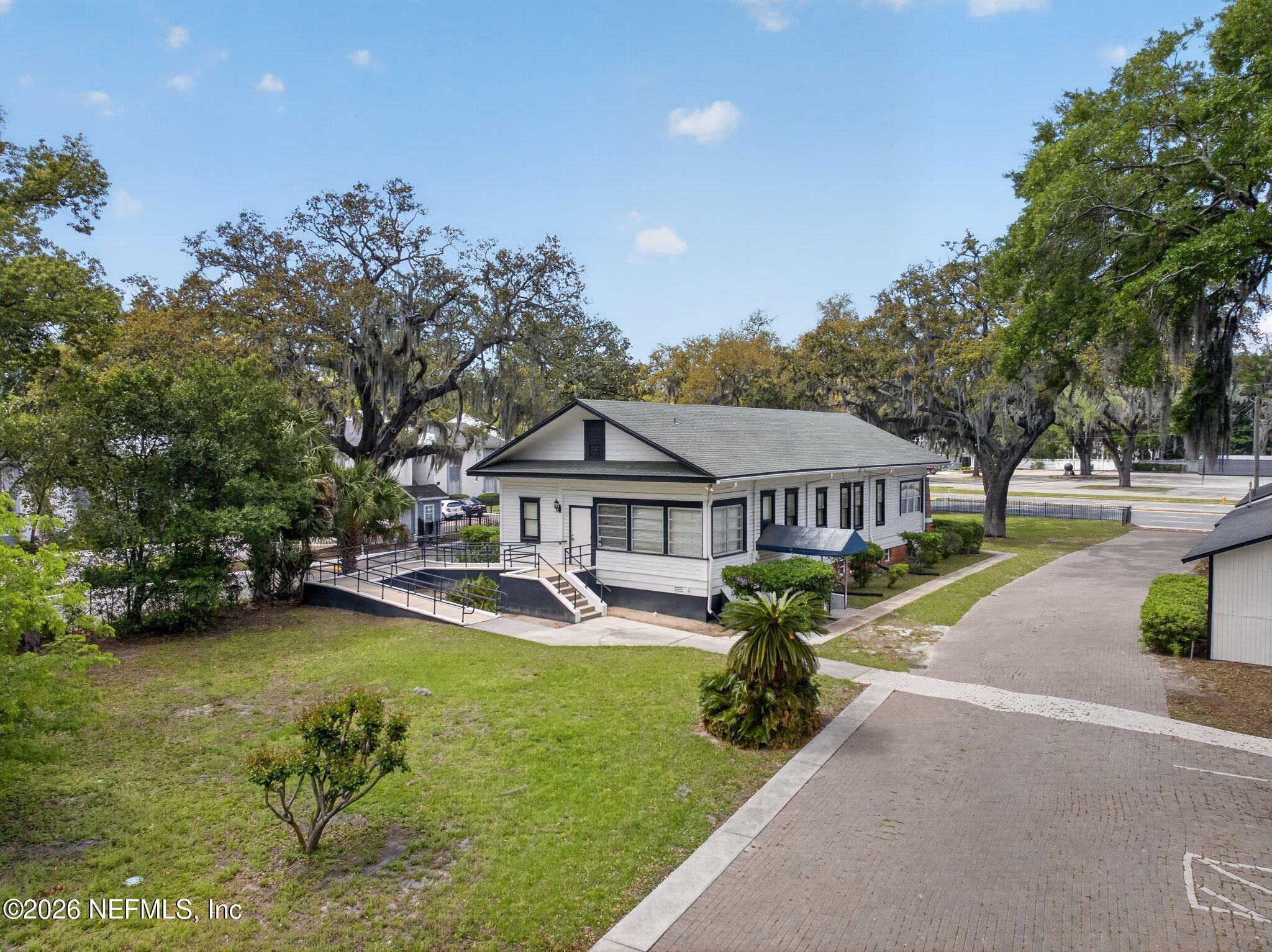 4004 ATLANTIC Boulevard