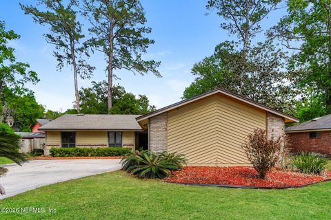 Photo of 7213 SECRET WOODS Drive, Jacksonville, FL 32216 (MLS # 2145021)