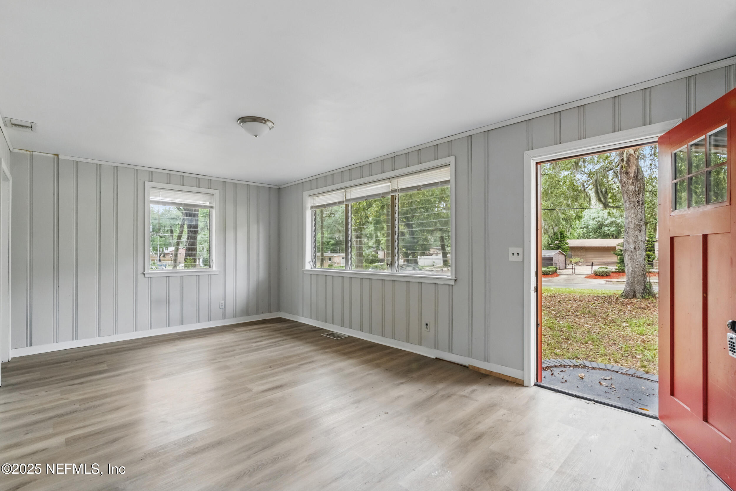 7146 OAKWOOD Drive