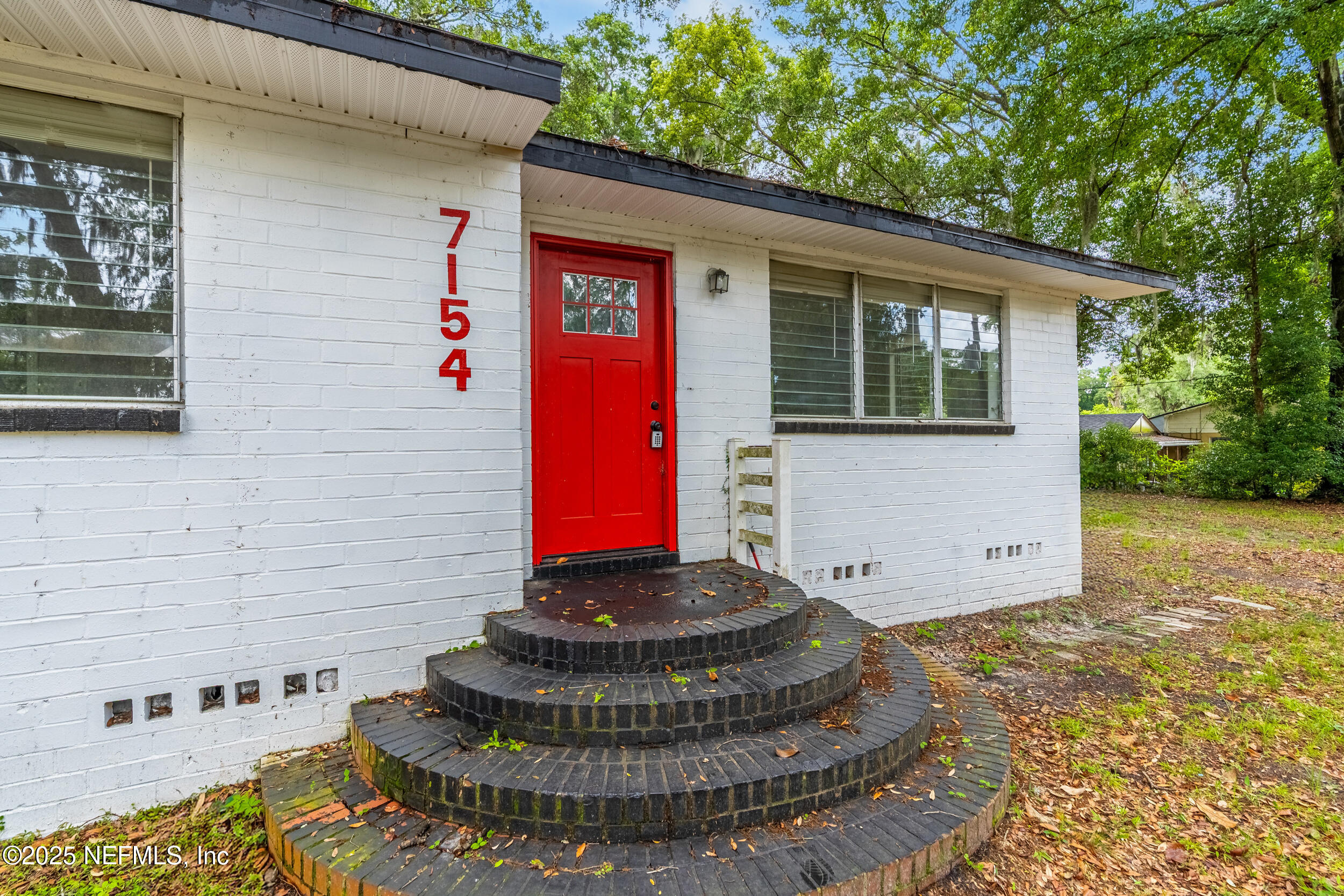 7146 OAKWOOD Drive