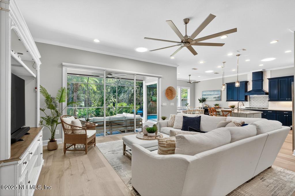 215 VALLEY GROVE Drive