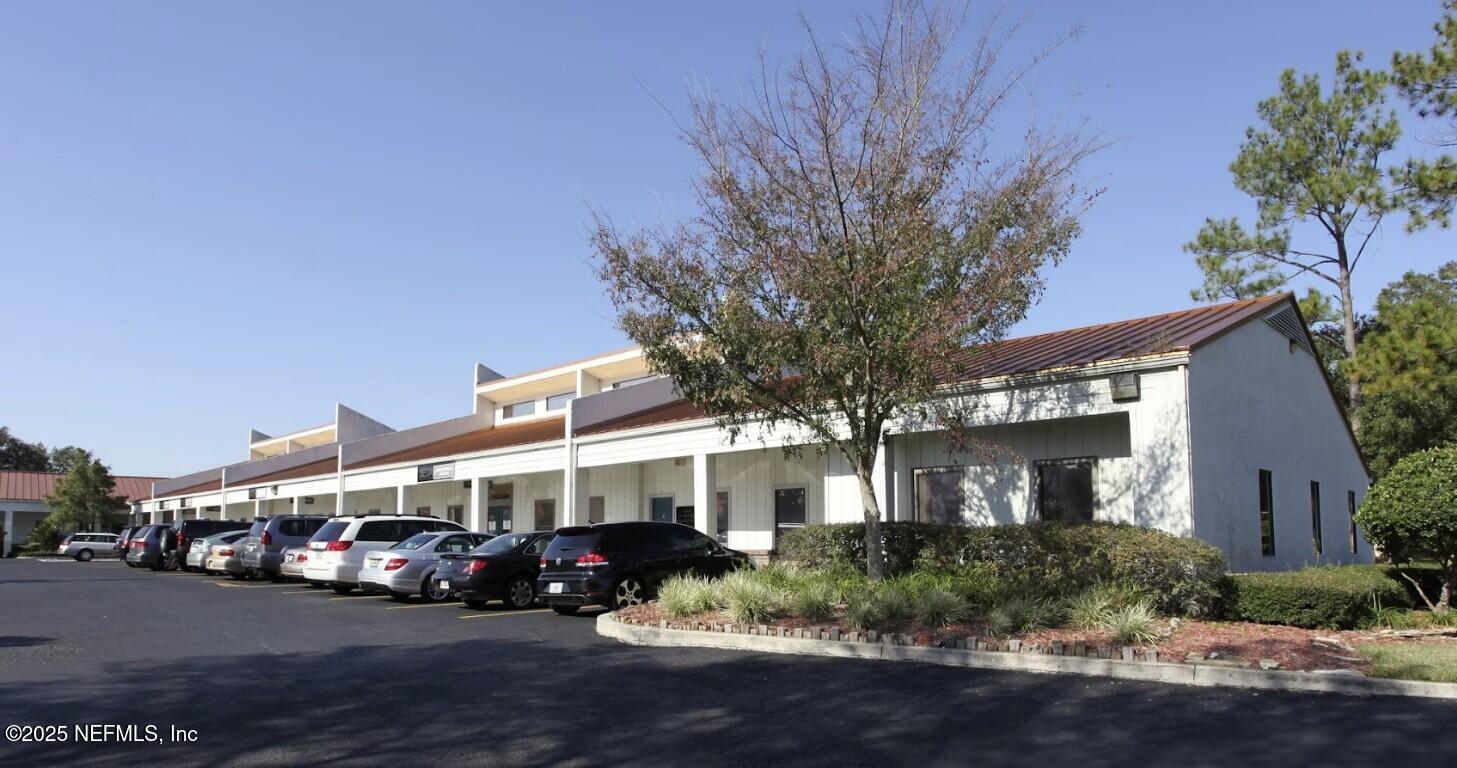 2120 CORPORATE SQUARE Boulevard 18