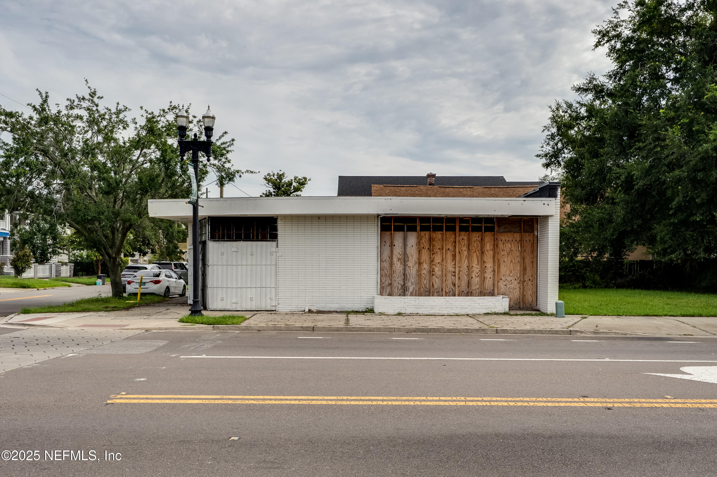 101 E 8TH Street