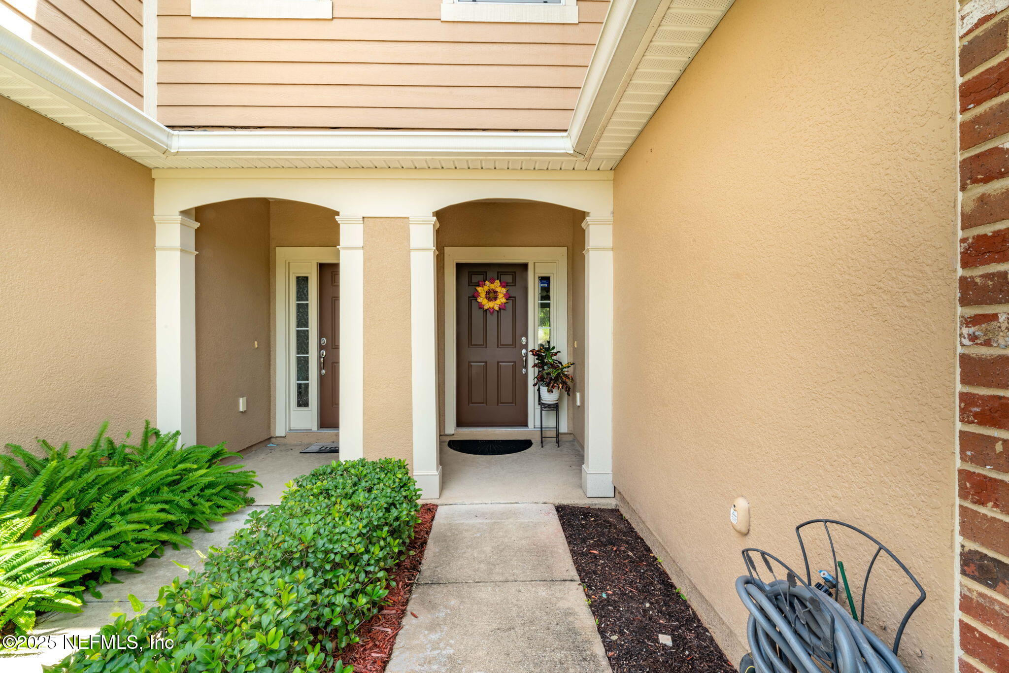 6881 ROUNDLEAF Drive