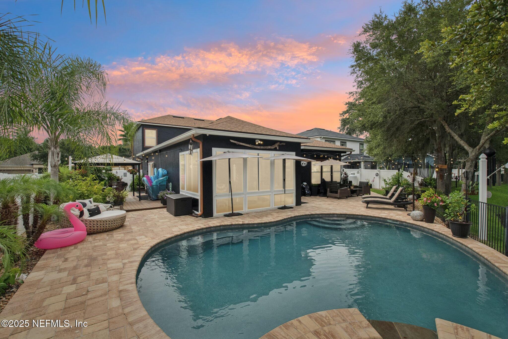 10284 OXFORD LAKES Drive
