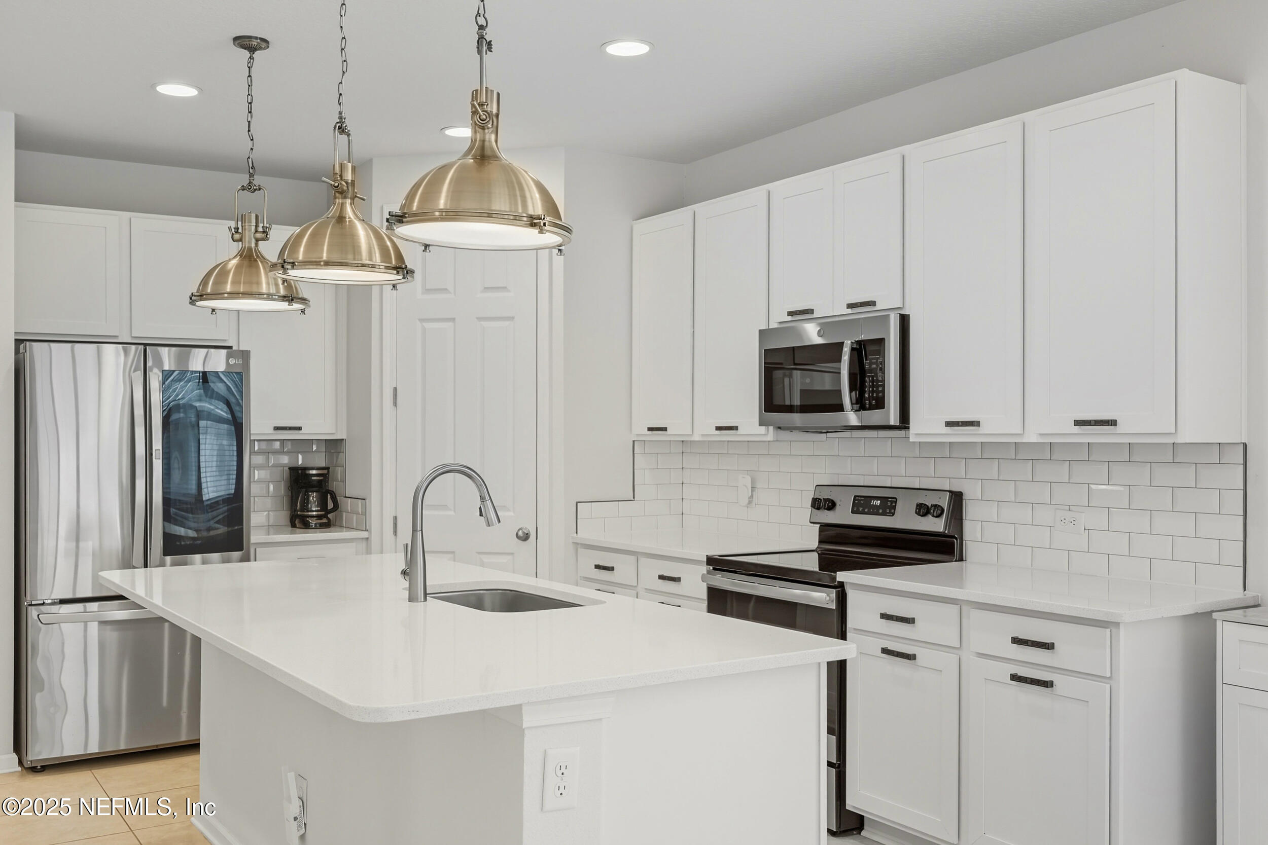 6363 THATCHER Lane