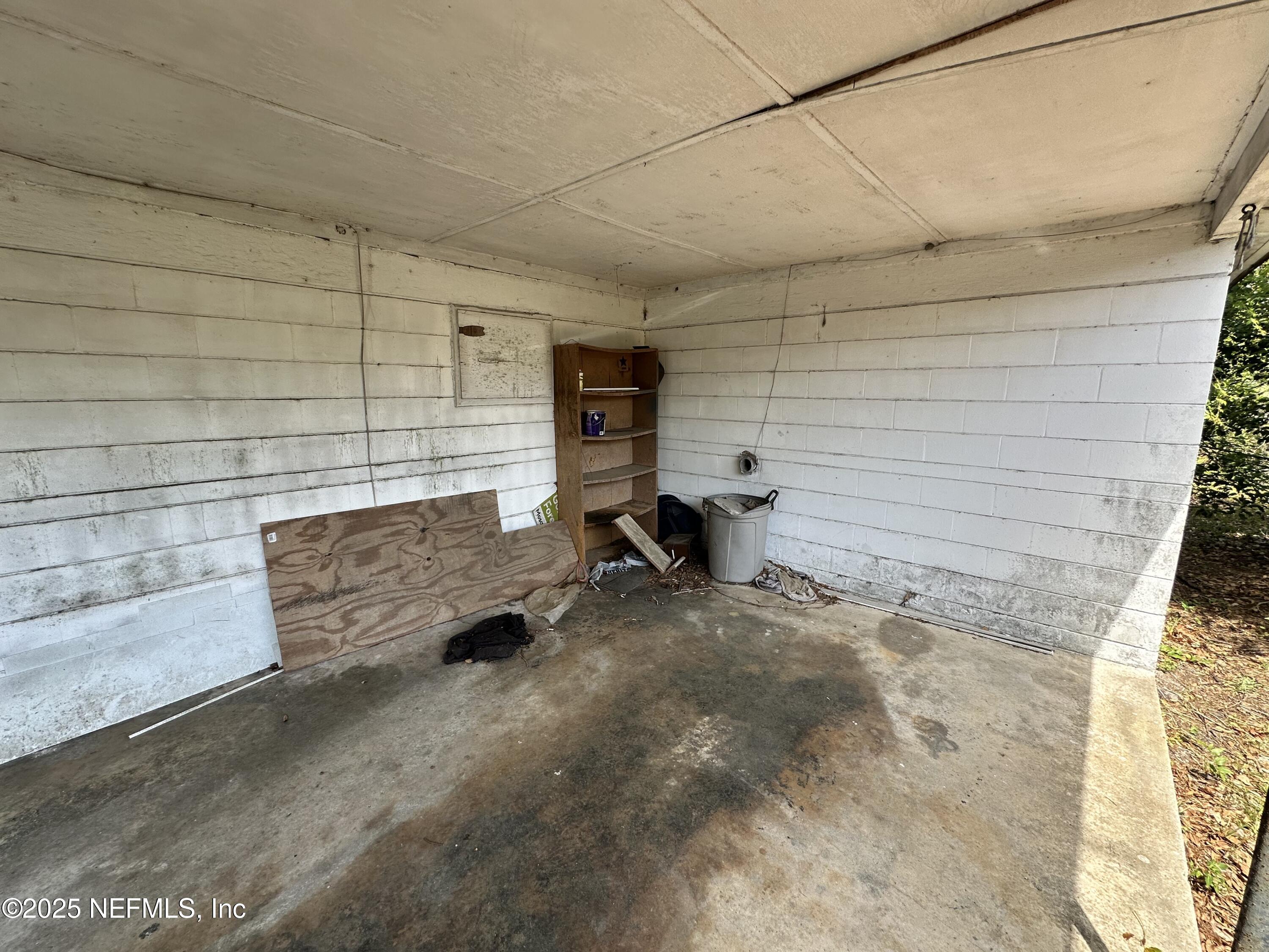 5243 SEABOARD Avenue