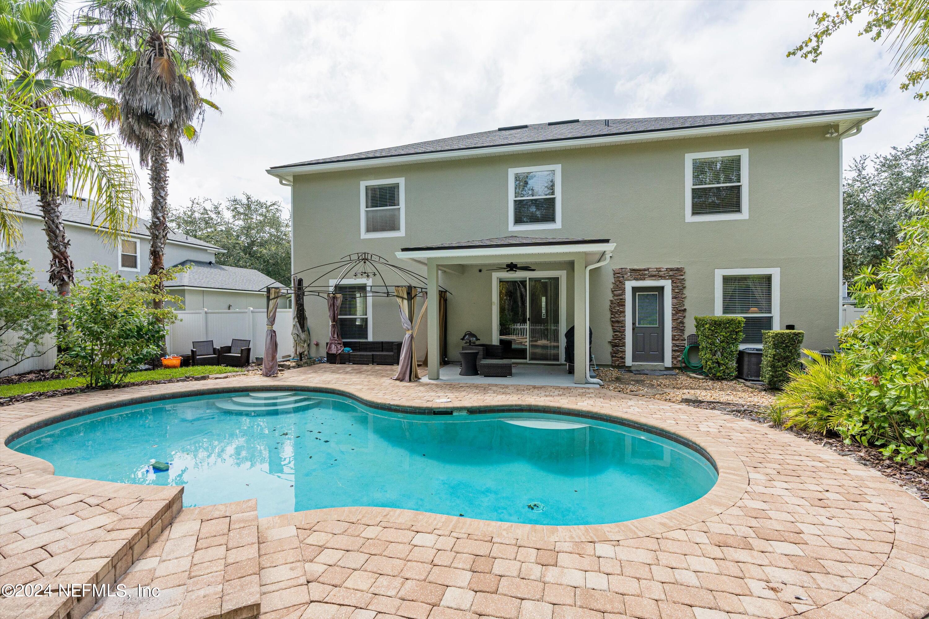 716 WOODED HAMLET Court