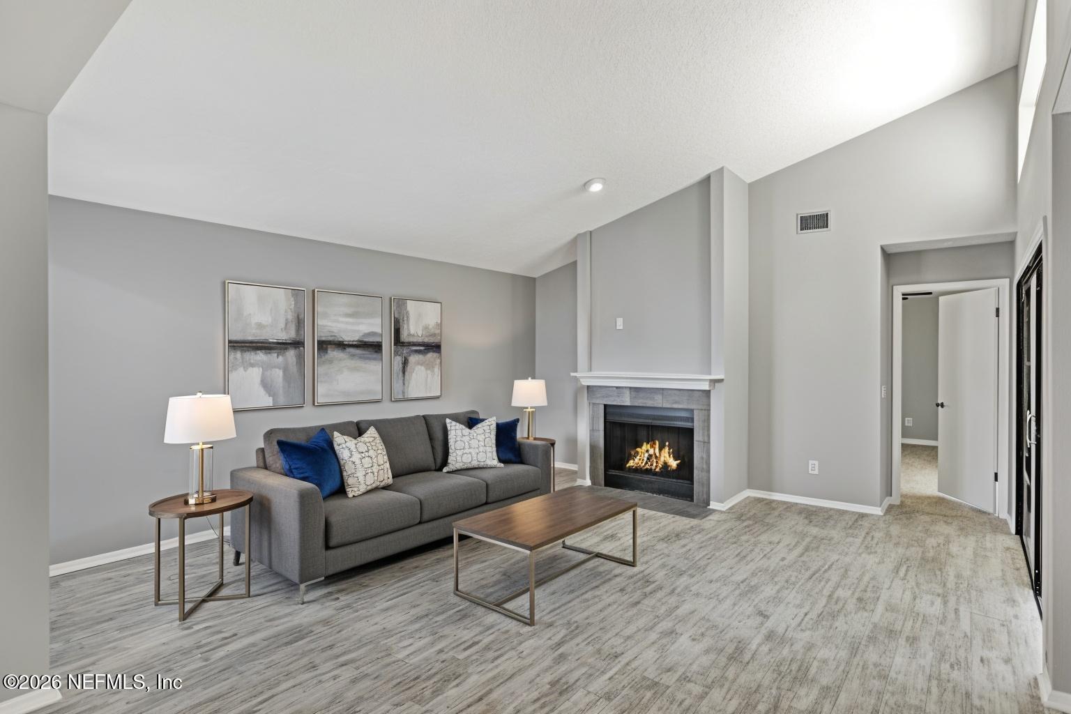 2442 LORRAINE Court N