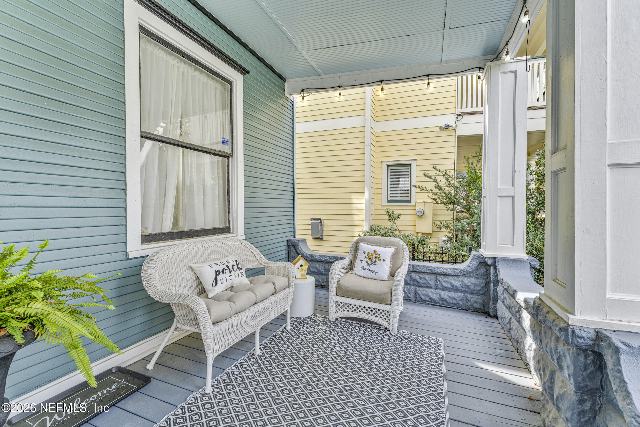 1443 N MARKET Street