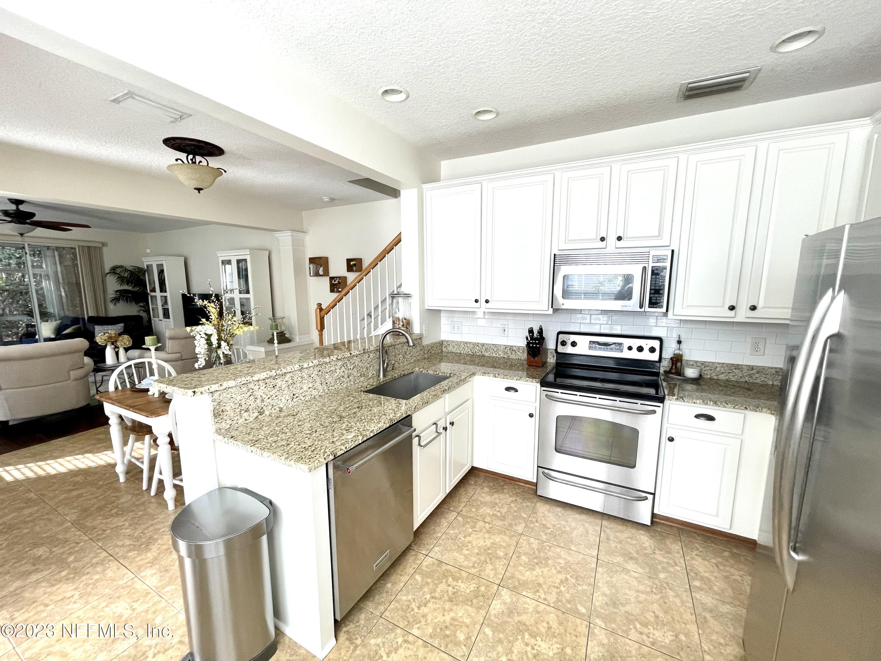 Photo 8 of 27 of 13273 STONE POND Drive townhome