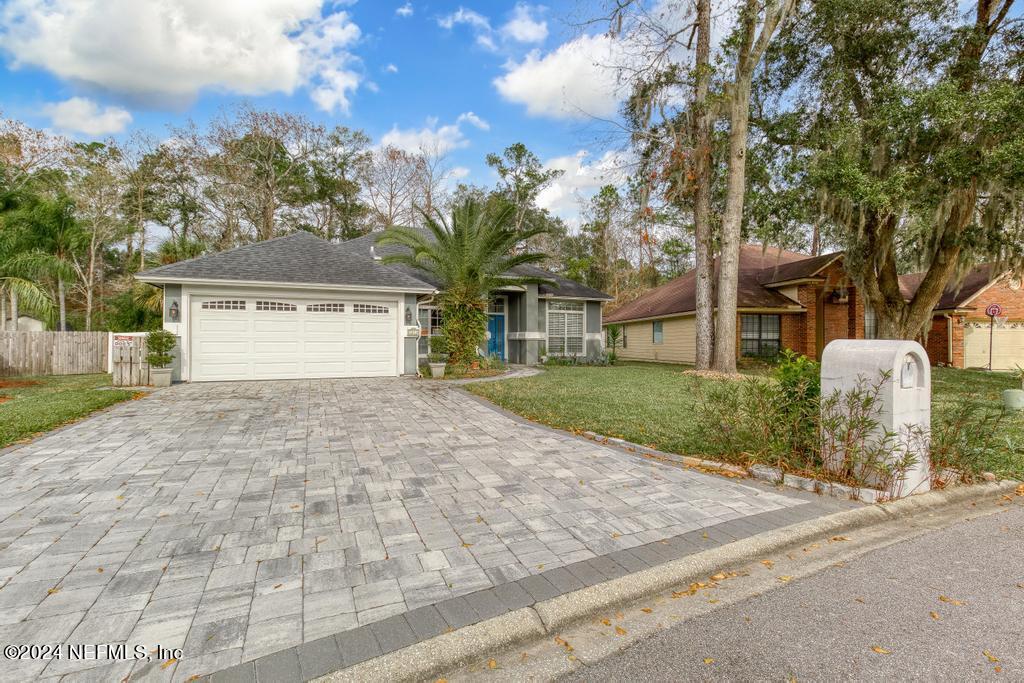 5273 OXFORD CREST Drive