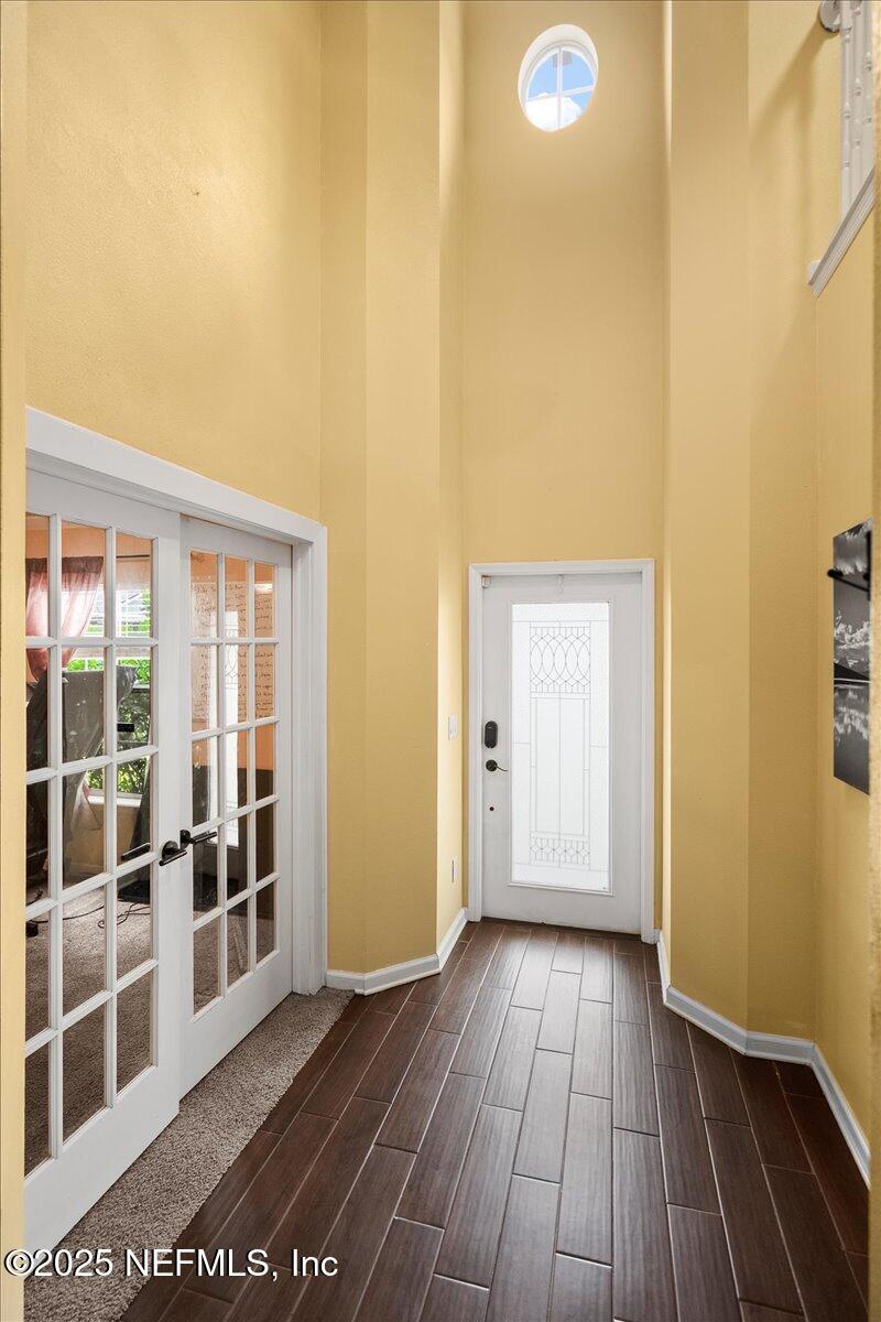 221 THORNLOE Drive