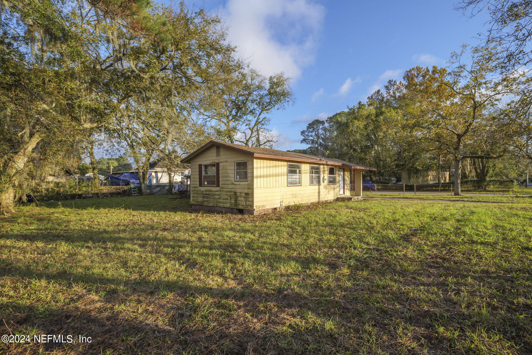 Photo 7 of 31 of 141 JACKSON Avenue N house