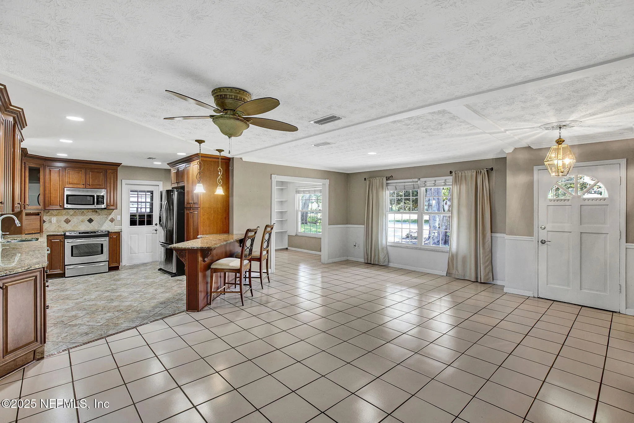 Neptune Beach, Florida 32266, United States, 3 Bedrooms Bedrooms, ,2 BathroomsBathrooms,Residential,Pending,114061