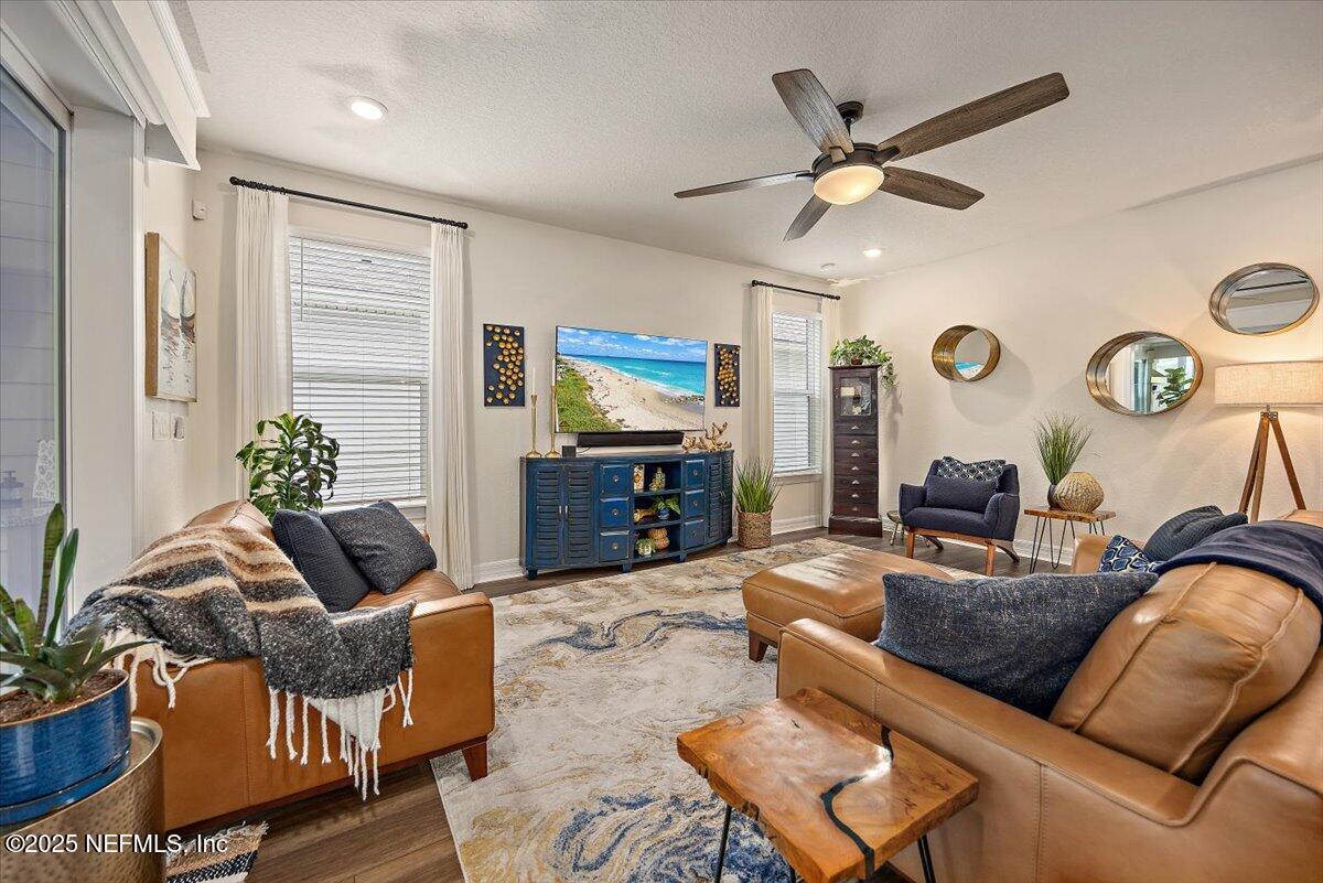141 HAZELWOOD Drive