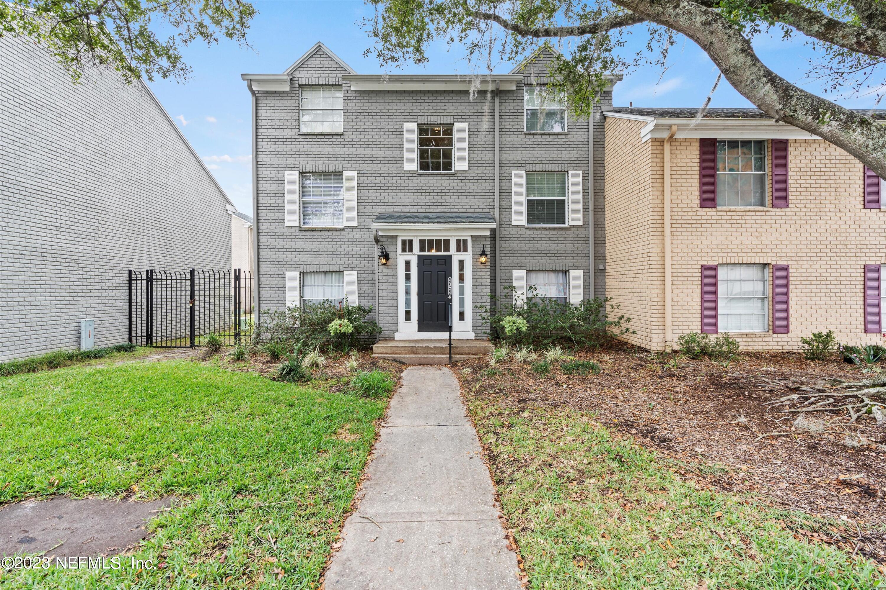 Jacksonville, FL home for sale located at 4324 Plaza Gate Lane Unit 202, Jacksonville, FL 32217