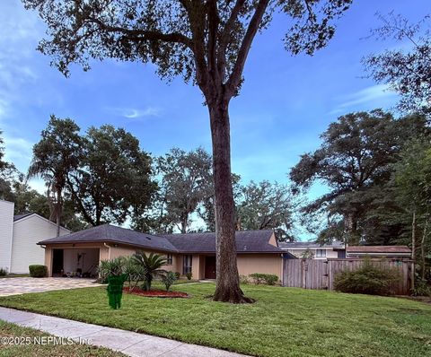 Photo of 4765 MARSH HAMMOCK Drive W, Jacksonville, FL 32224 (MLS # 2153002)