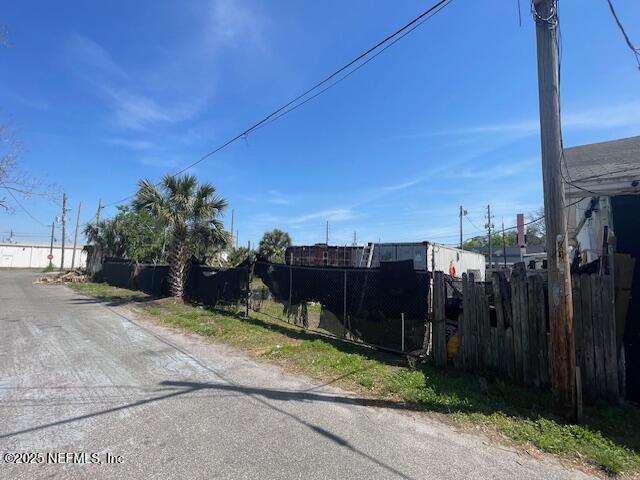 2504 MAIN Street N