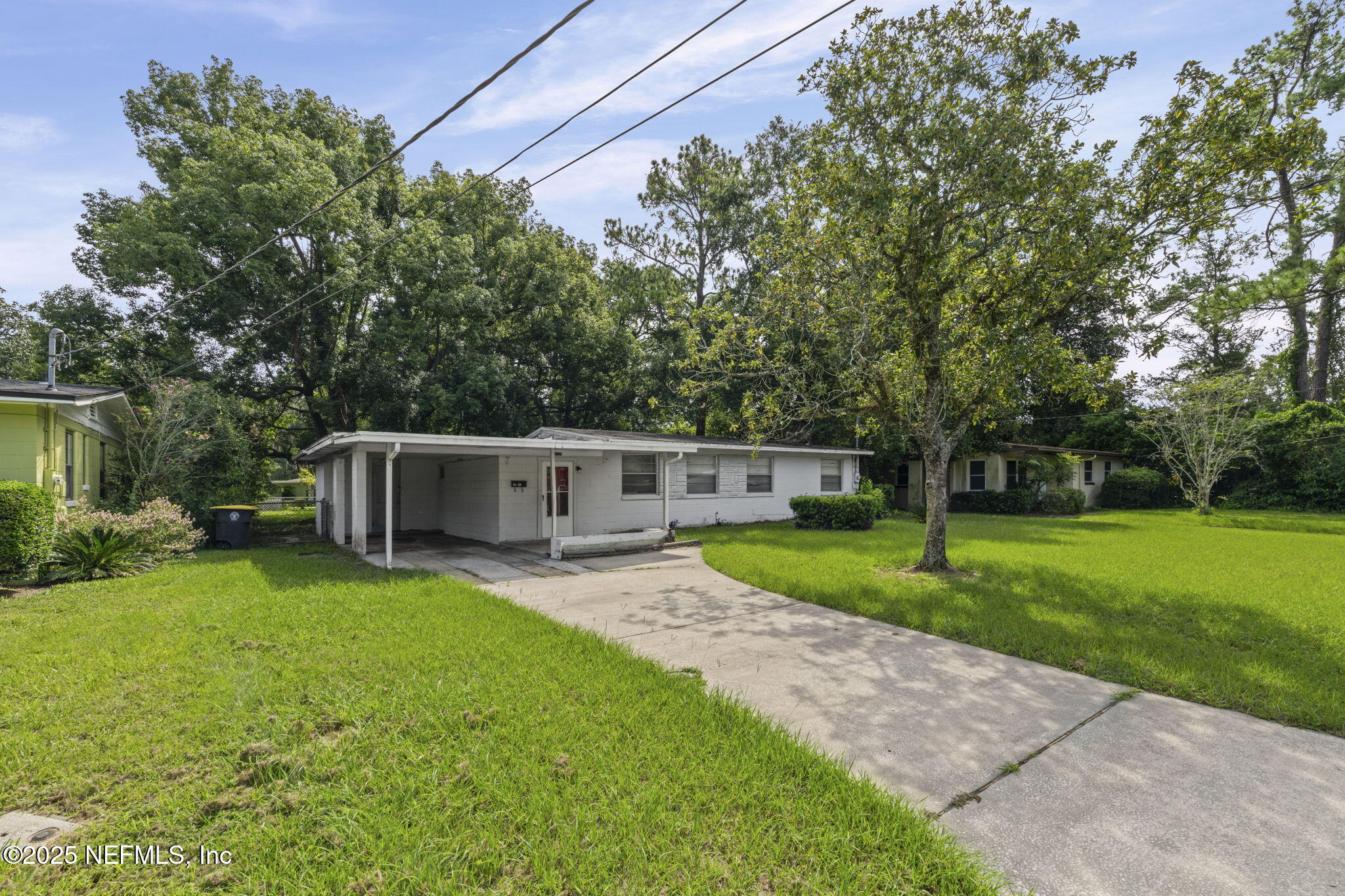 3827 COLEBROOKE Drive