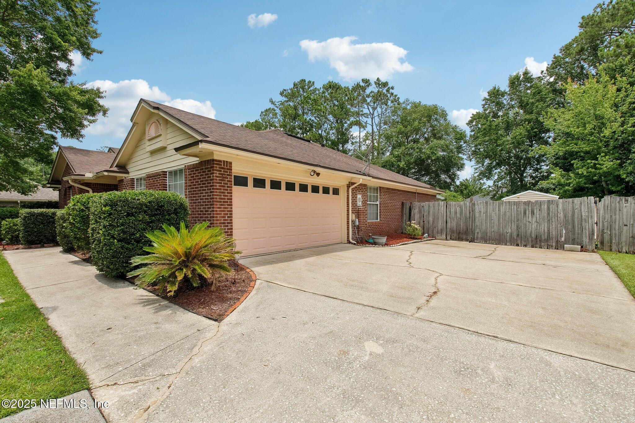 2472 MOON HARBOR Way
