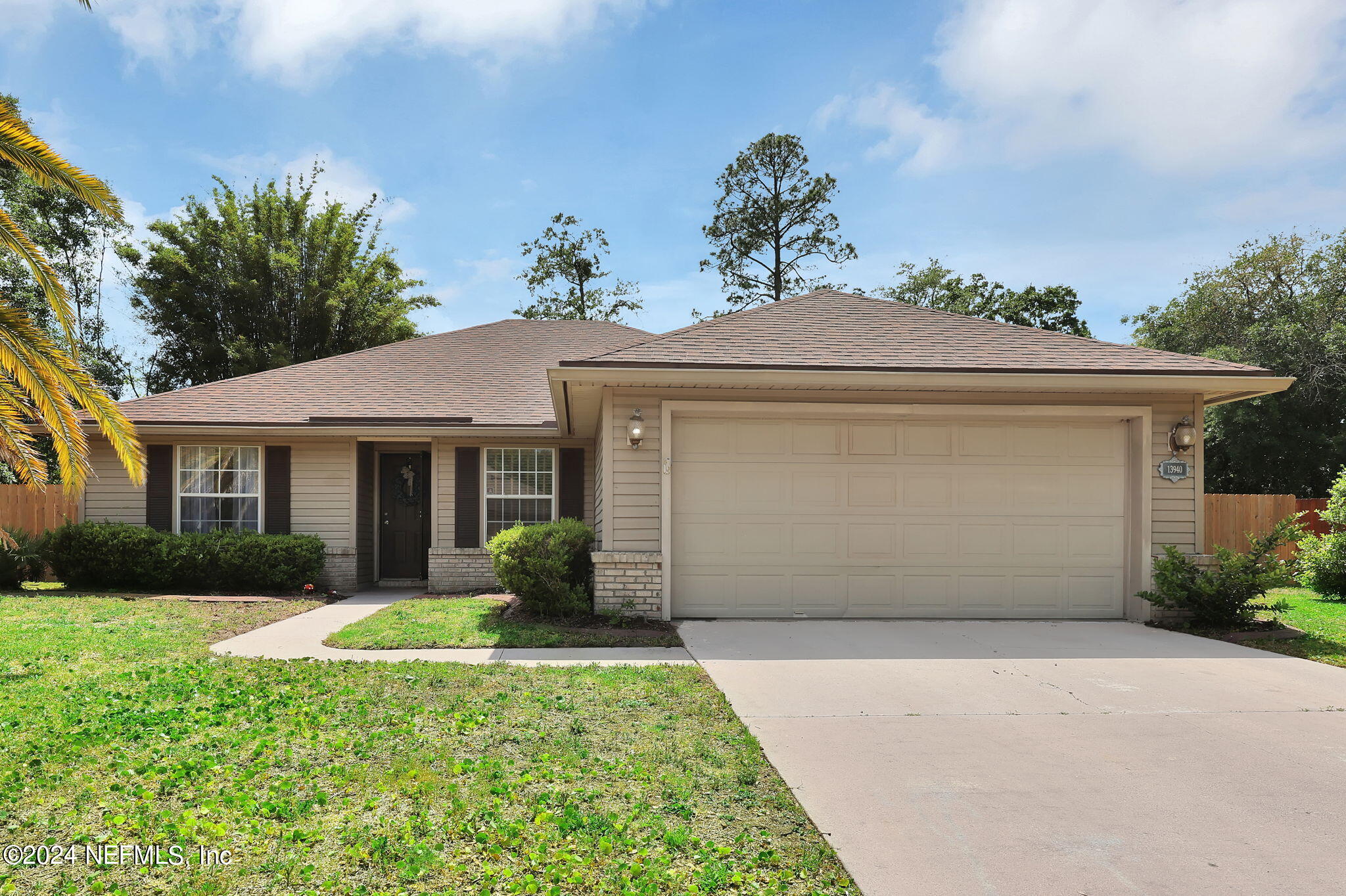 Jacksonville, FL home for sale located at 13940 Crestwick Drive W, Jacksonville, FL 32218