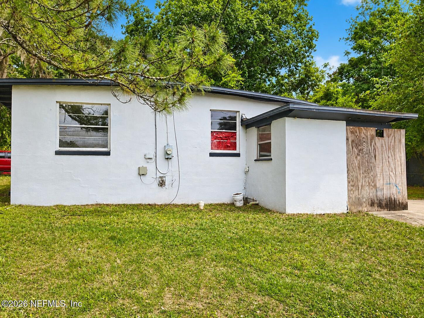 282 PECAN Street