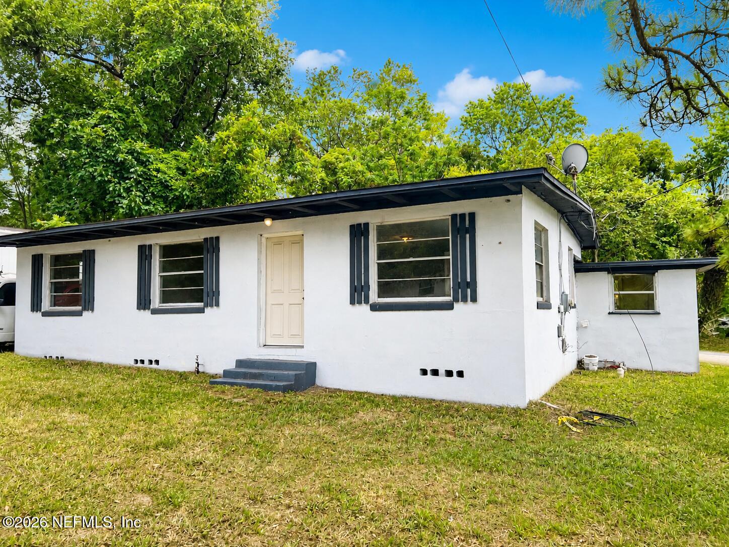 282 PECAN Street