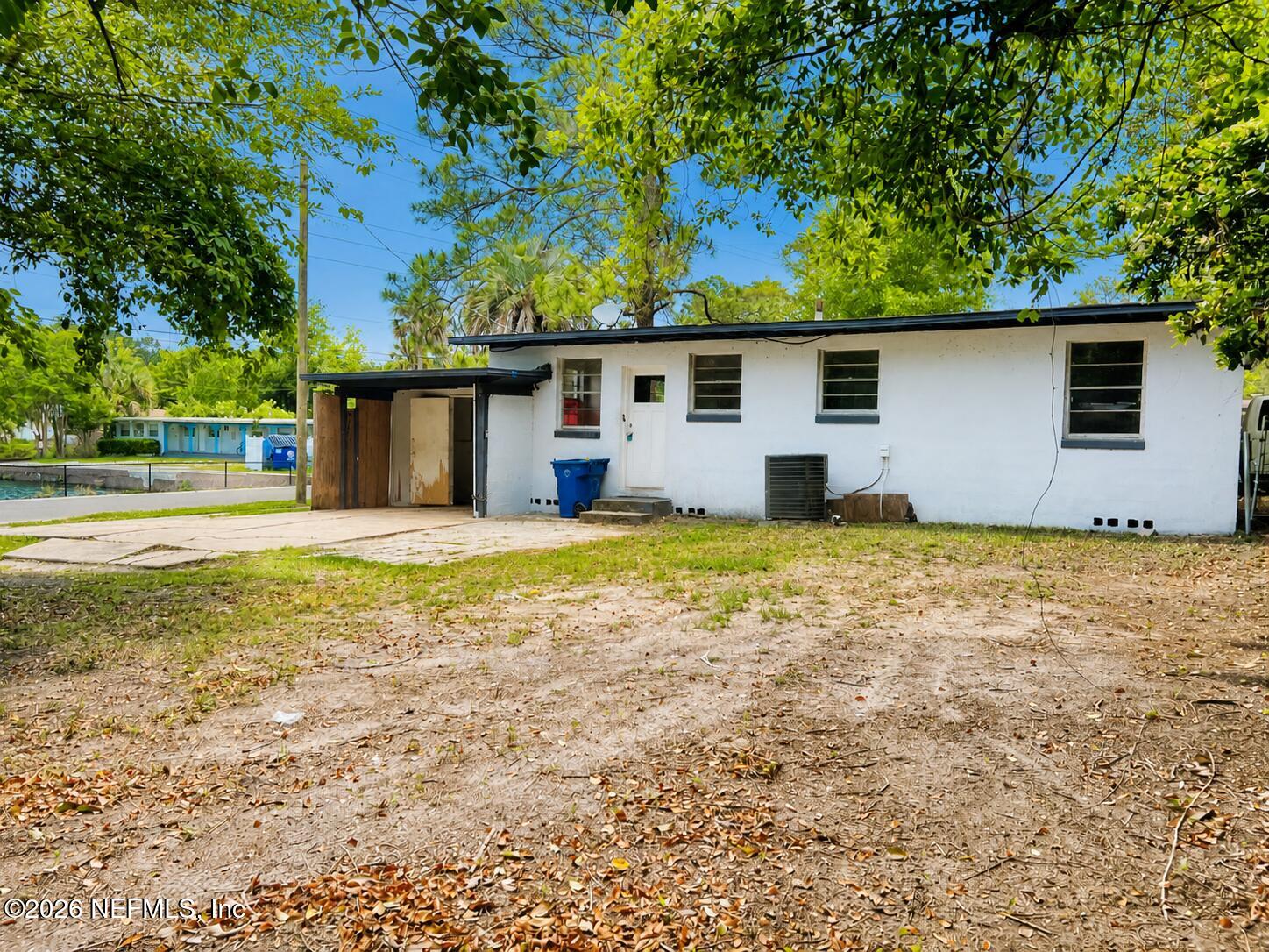 282 PECAN Street