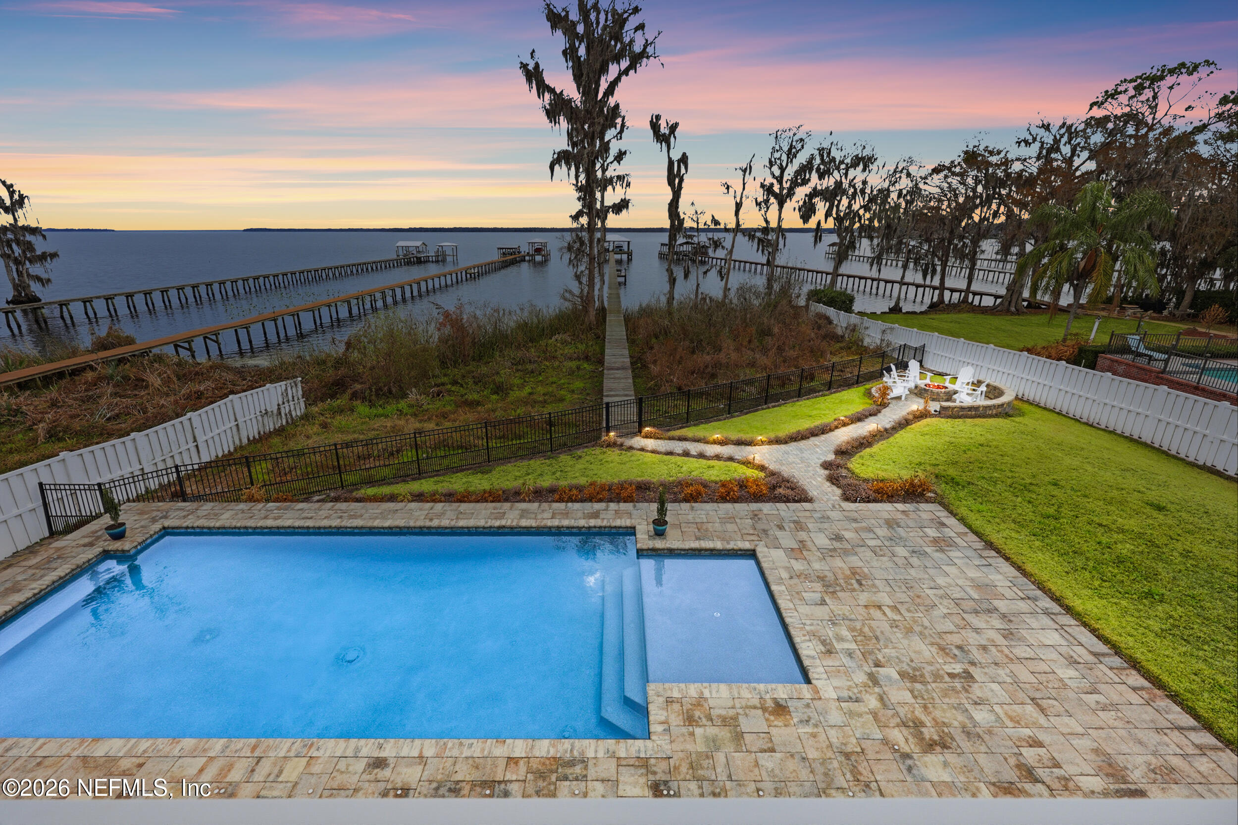 5713 CROSSWINDS Circle