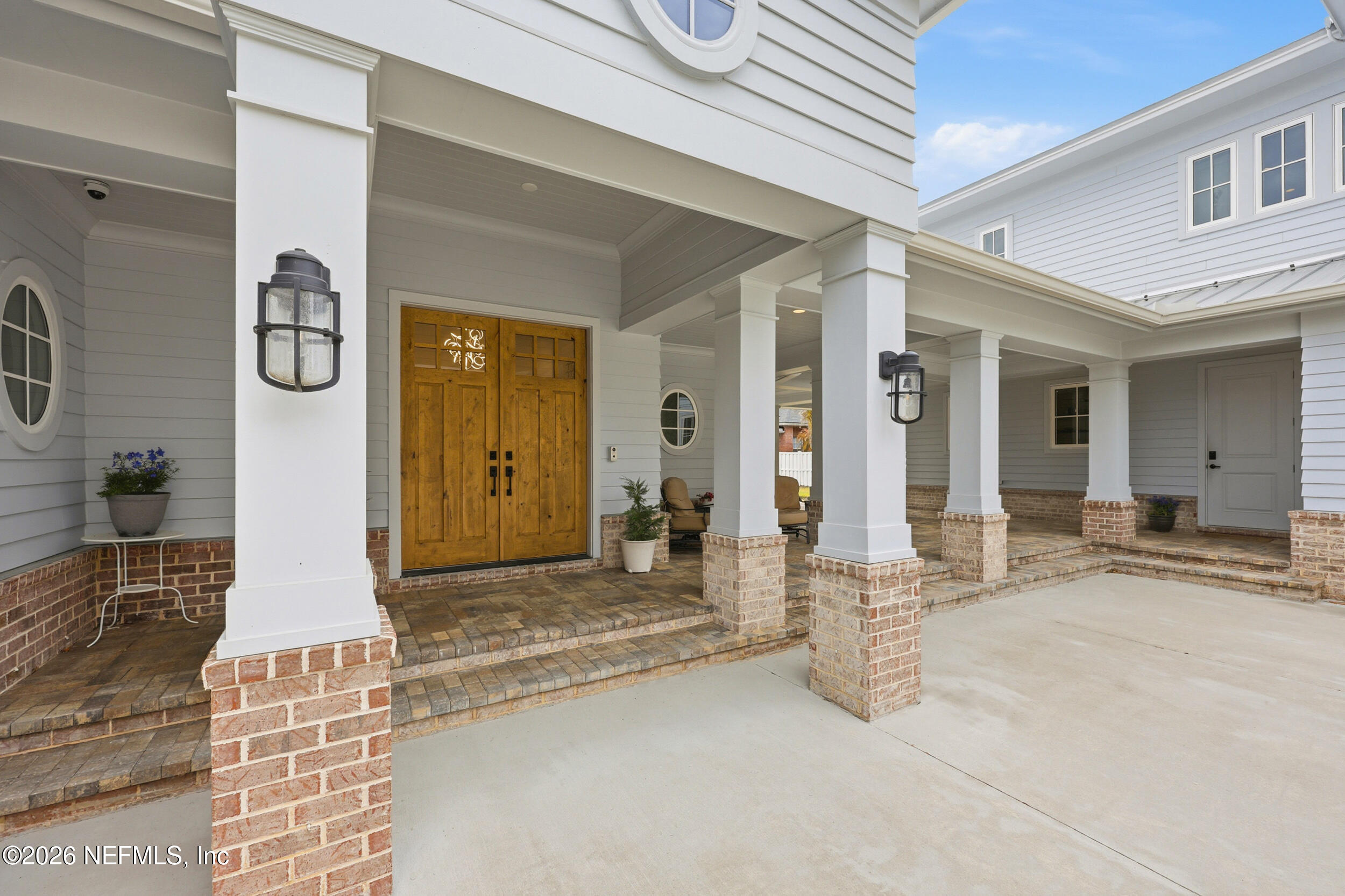 5713 CROSSWINDS Circle