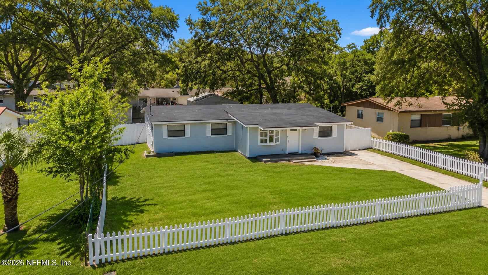 4842 DONCASTER Avenue