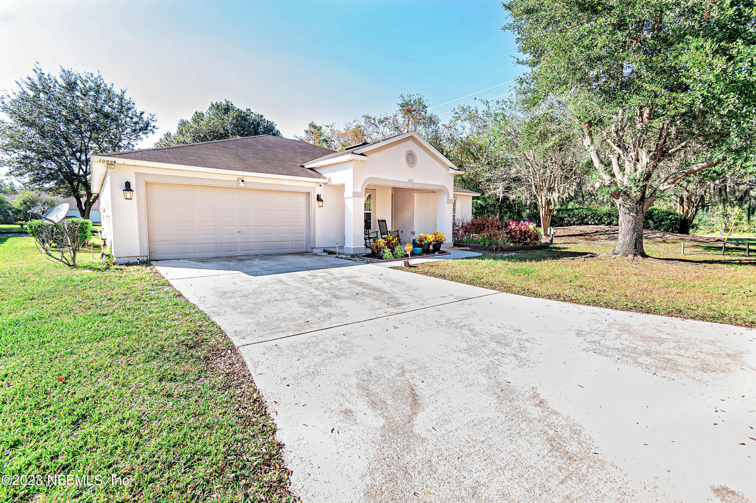 Jacksonville, FL home for sale located at 10998 River Falls Drive, Jacksonville, FL 32219