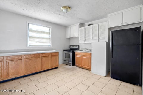 Photo of 4631 FREDERICKSBURG Avenue, Jacksonville, FL 32208 (MLS # 2160097)