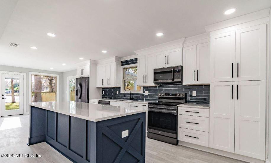 2252 LAKE SHORE Boulevard