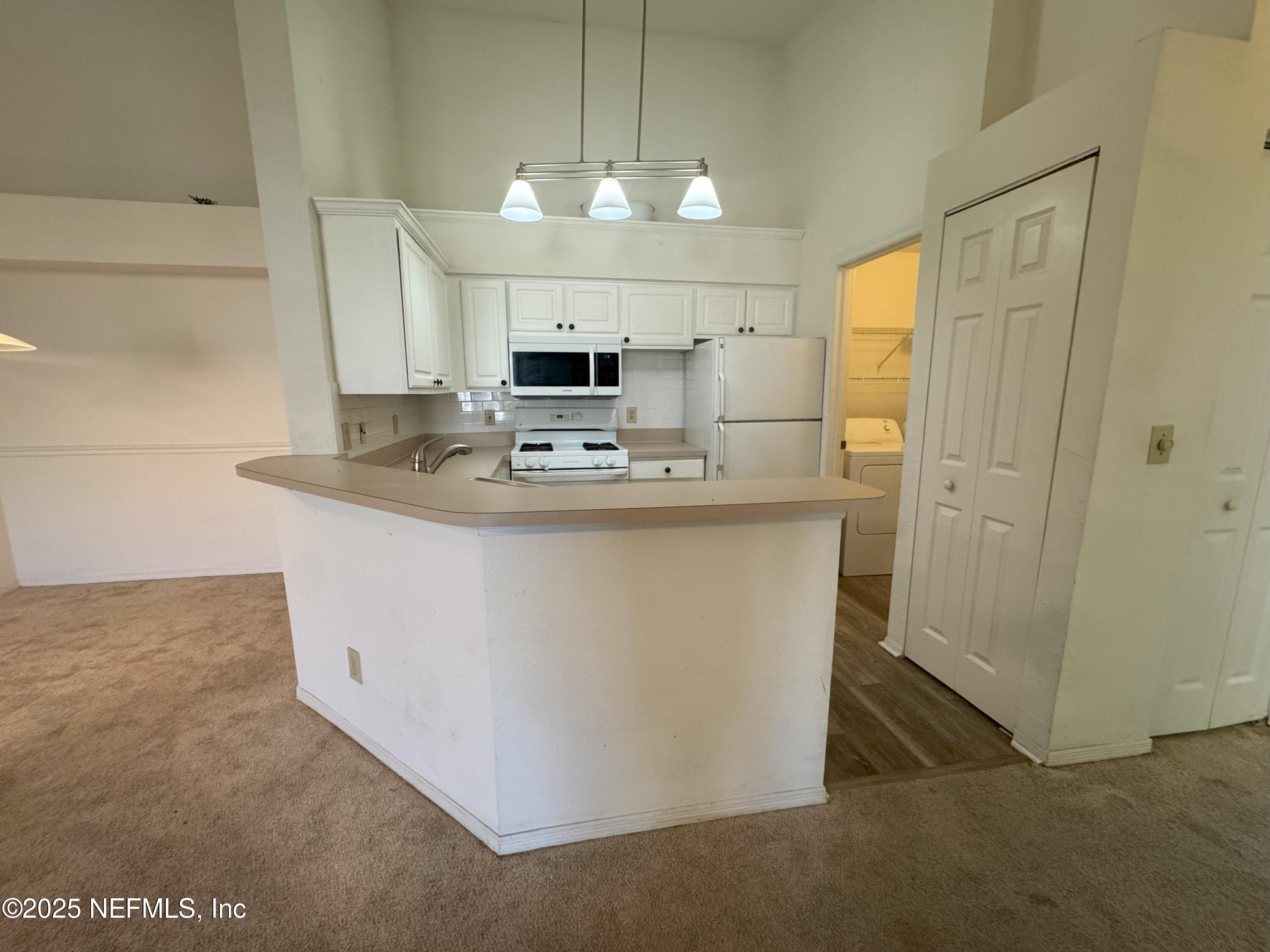 13810 SUTTON PARK Drive N 1421