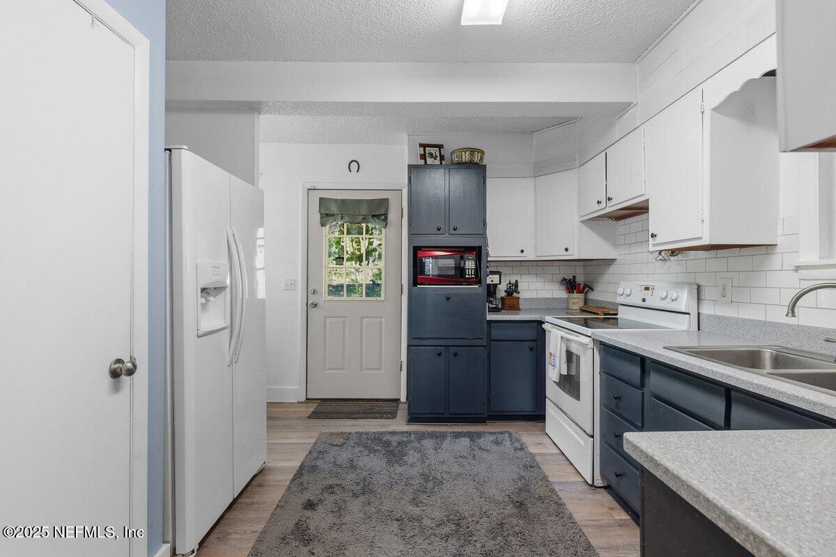 832 LAKE SHORE Terrace